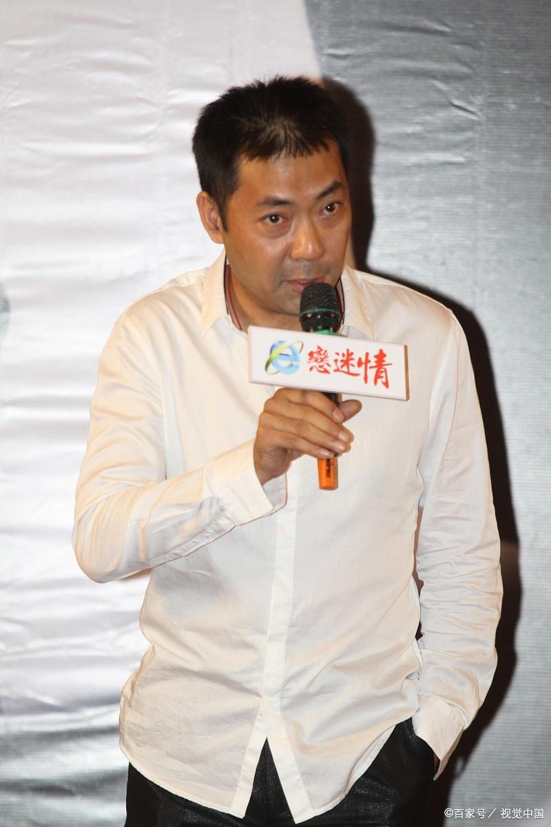 包含黄健翔杨晨谈国足未来：国足要开始彻底更新换代，选帅要选合适的的词条