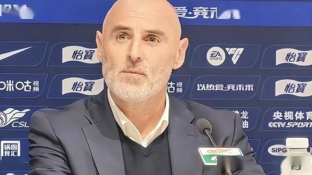 安博体育登录入口-曼联助教被曝离职传闻，球迷猜测